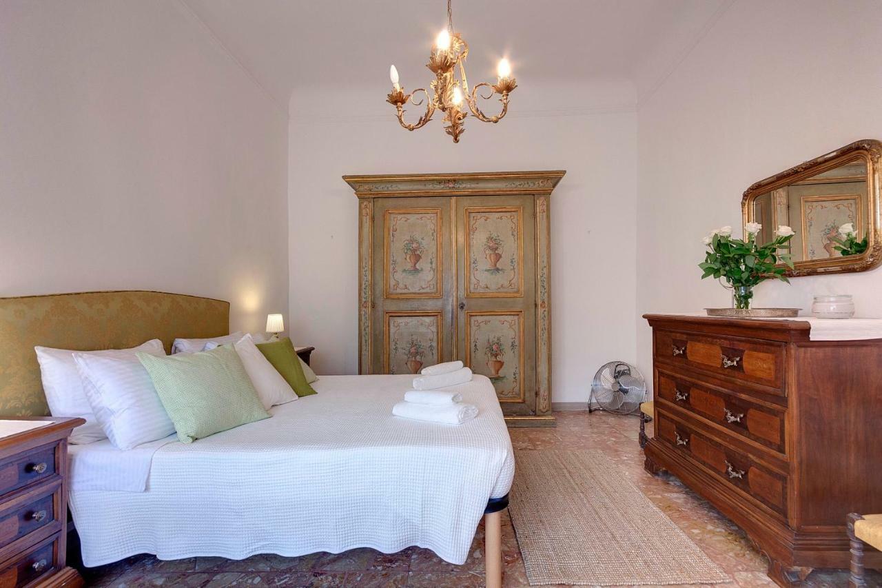 Historical Apartment Spectacular Arno View With Balcony From 12 Th Century. フィレンツェ エクステリア 写真