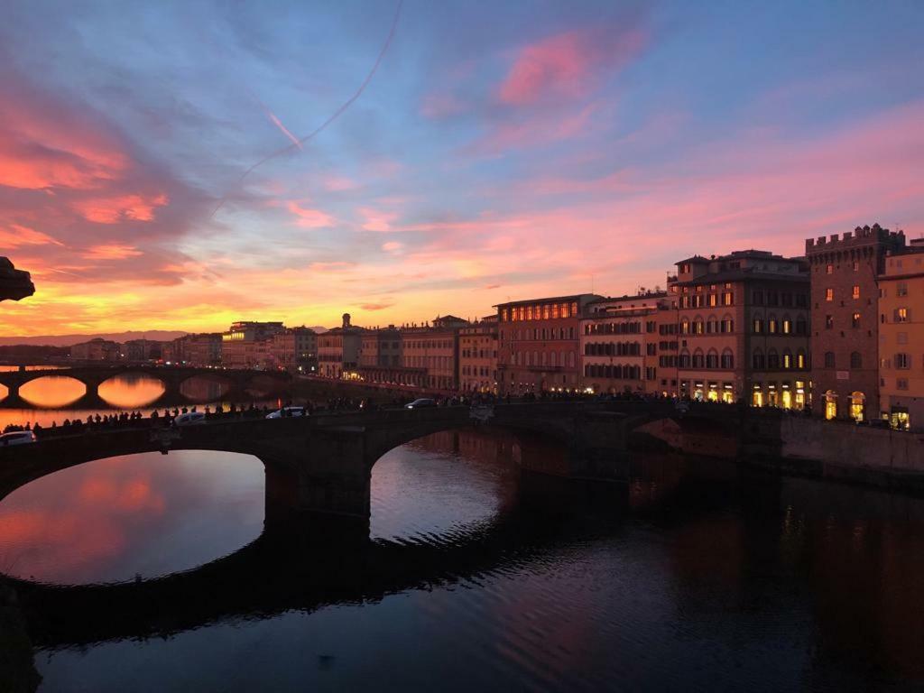 Historical Apartment Spectacular Arno View With Balcony From 12 Th Century. フィレンツェ エクステリア 写真